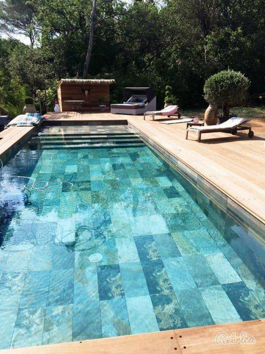 Carrelage Piscine Bali Sur Le Grau Du Roi Et Aigues Mortes Gard 30 Pierre Naturelle Marbre Granit Travertin Et Beton Poli A Paris Nimex International