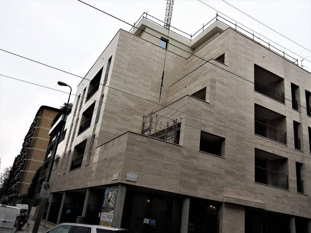 Revêtement de façade en TRAVERTIN GRIS / TRAVERTIN BLEU