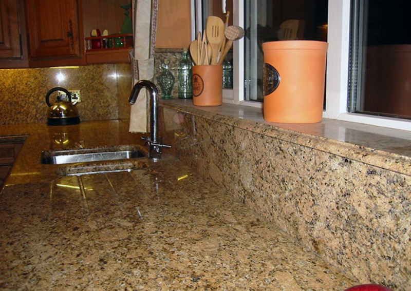 Plan de Travail de Cuisine en GRANIT GIALLO VENEZIANO / JAUNE VENEZIANO